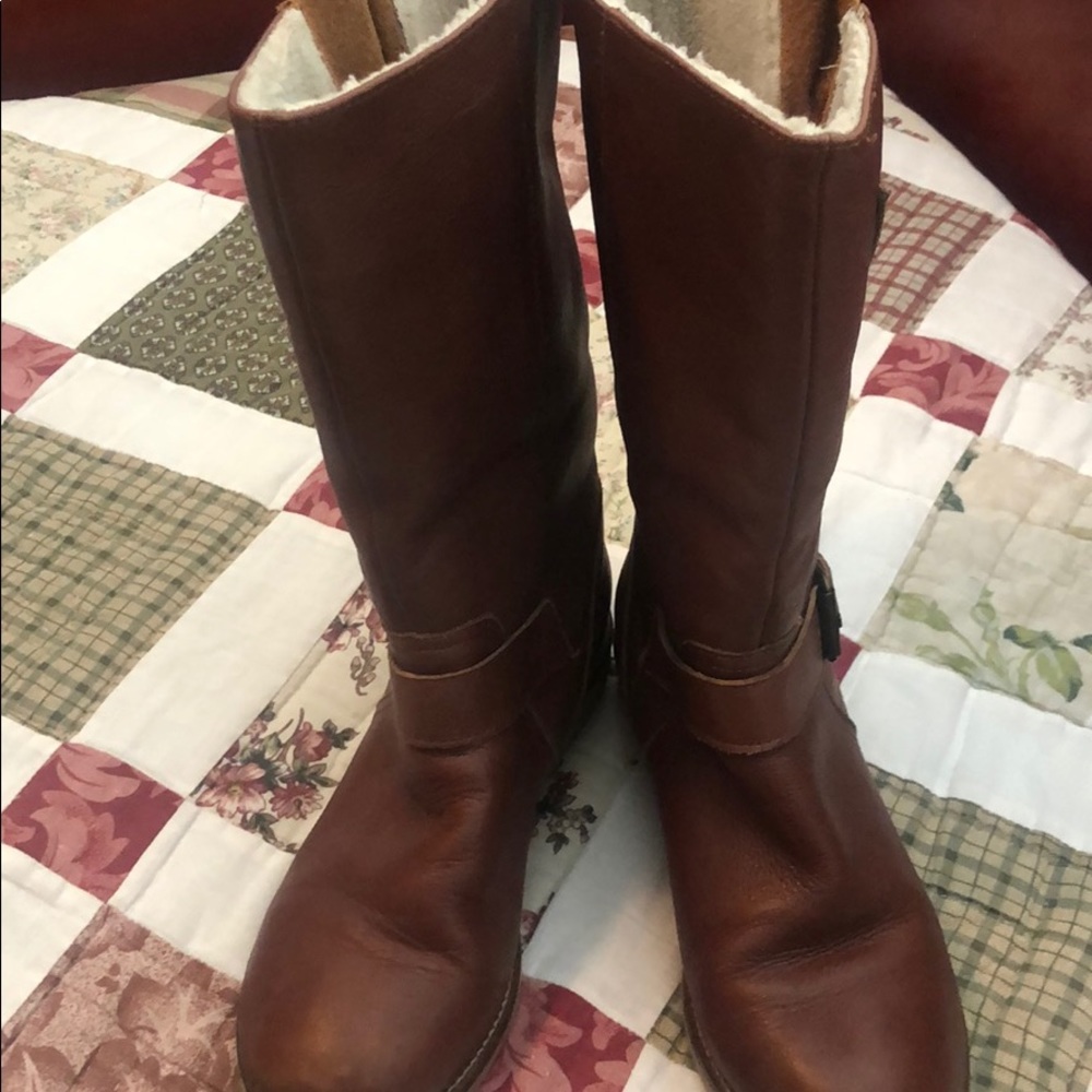 Gently used Brown calf boots size 6.5